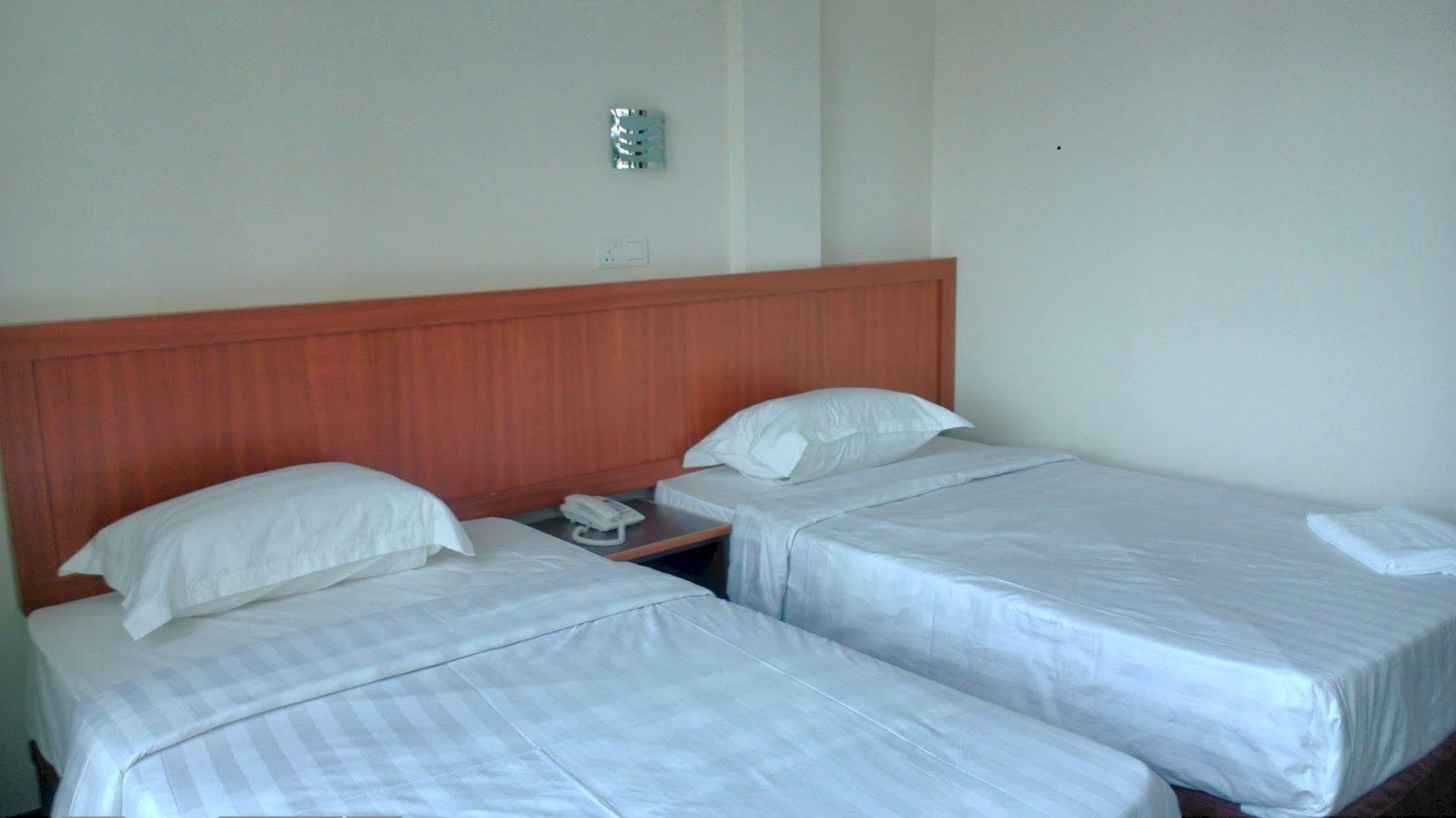 101 Hotel Мири Экстерьер фото